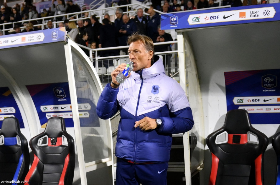 رينارد ينطلق مع سيدات فرنسا بخماسية كولومبيا