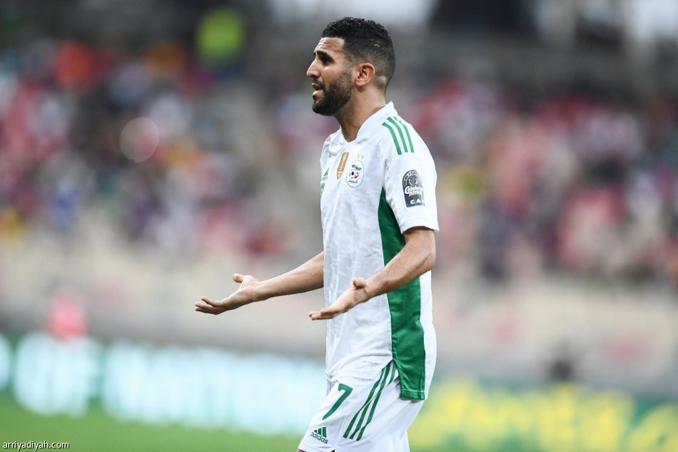 «الجزائر» يكرر سيناريو 92 ويودع من الدور الأول