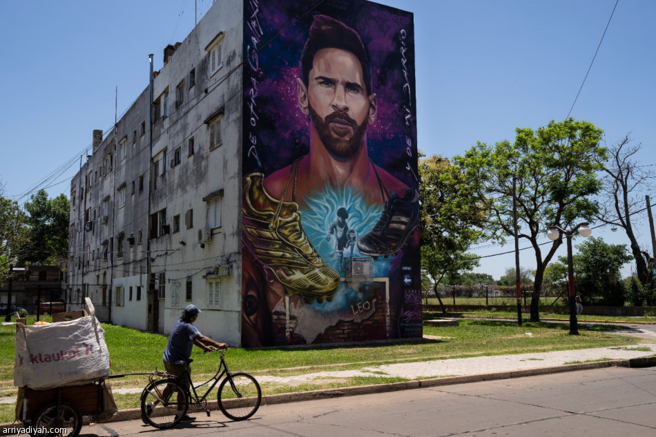 جداريات «ميسي» تُزيّن شوارع «روساريو»