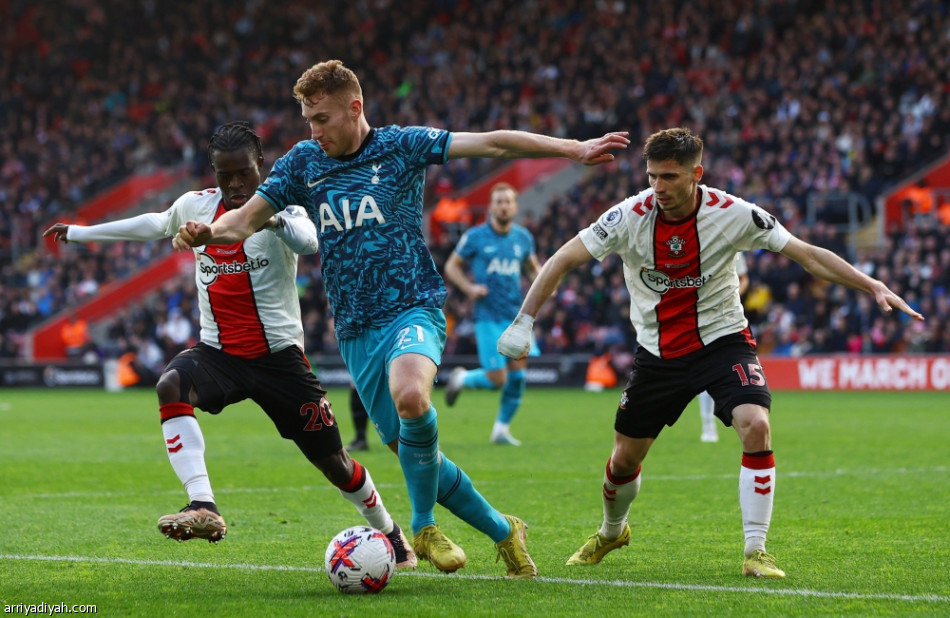 ساوثهامتون يسقط توتنهام بـ«جزائية قاتلة»