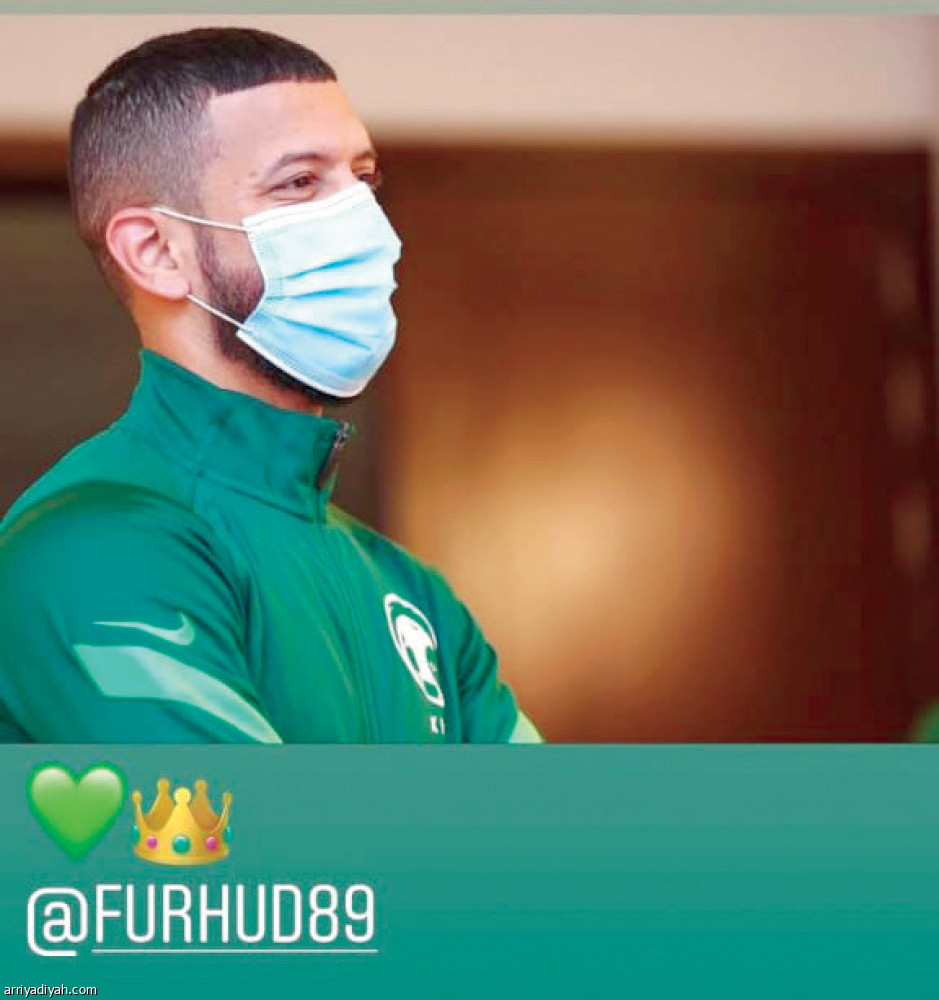 لاعبو الأخضر
7 خارج الطائر الأزرق