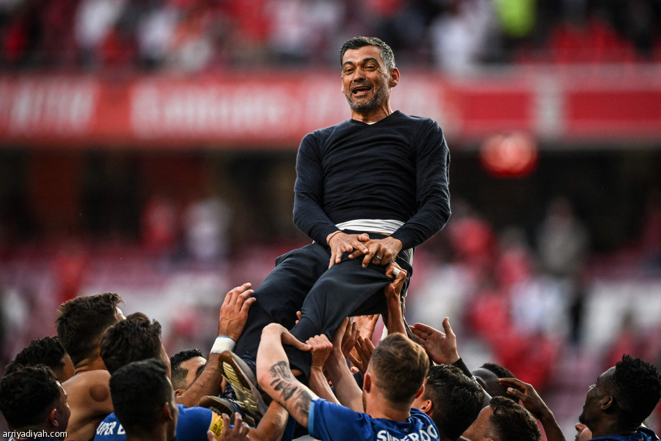 بورتو يتوج بلقب الدوري البرتغالي الـ30