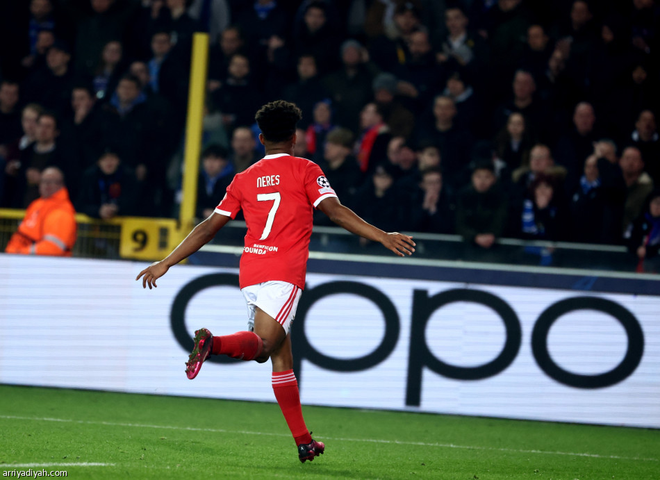 بنفيكا يكسب بروج ويقترب من دور الثمانية