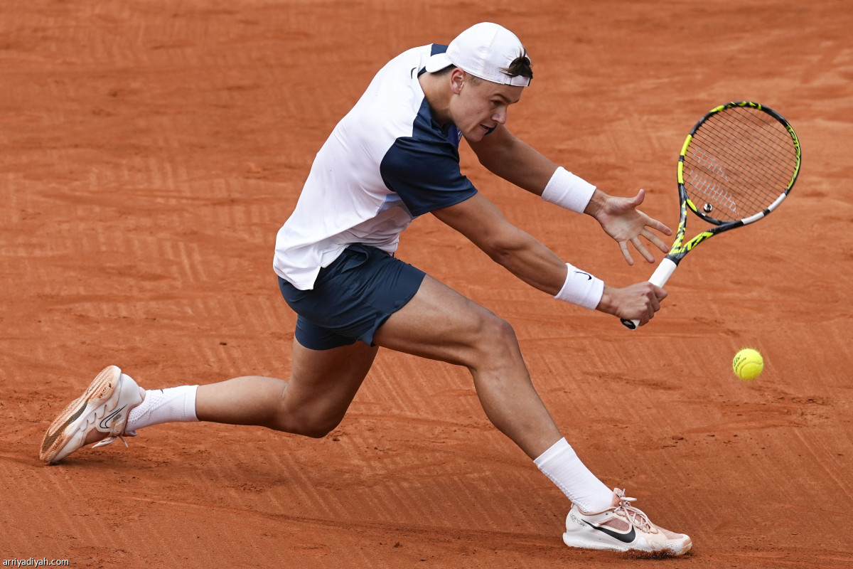 رون إلى النهائي