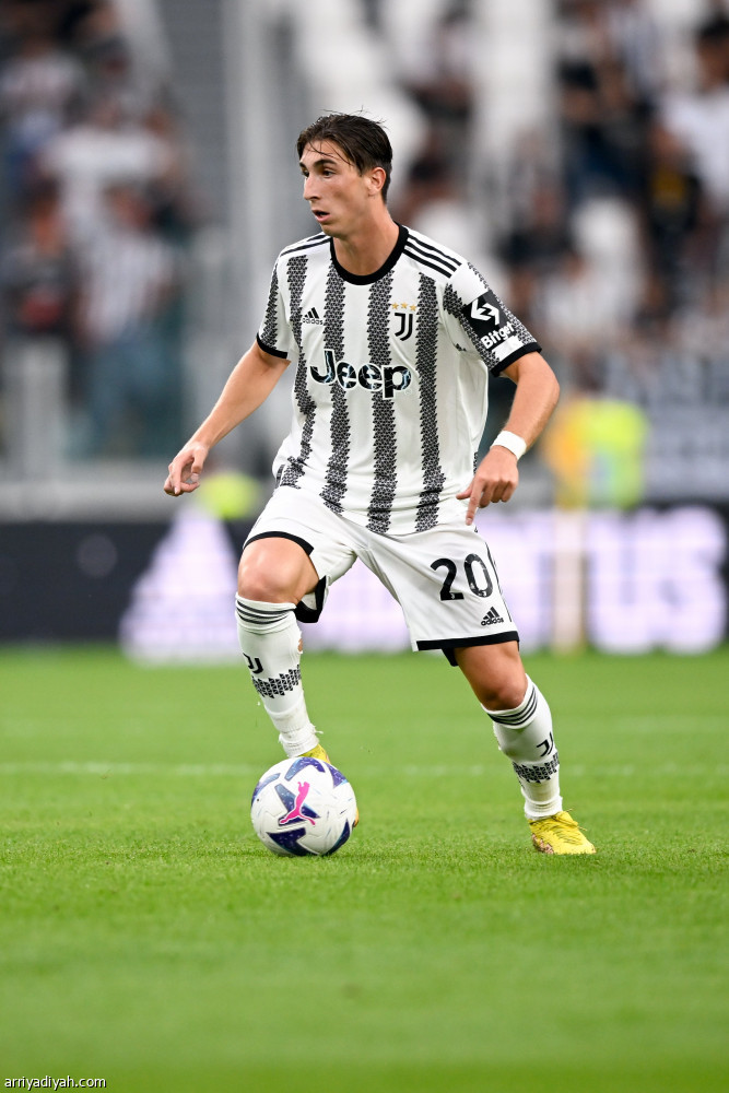 برشلونة
يتسوّق في تورينو