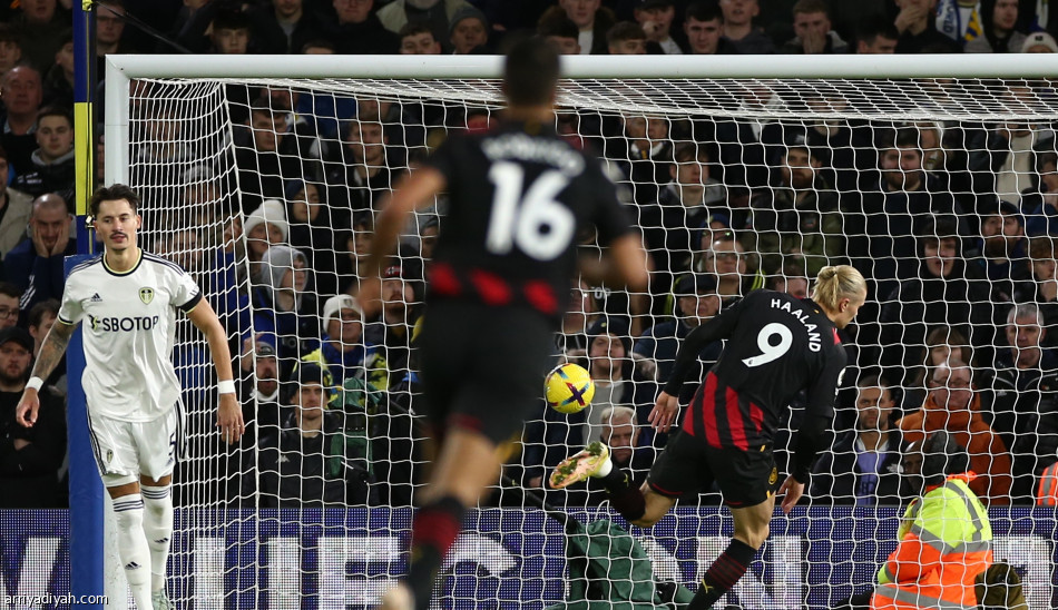 هالاند يقود السيتي إلى عبور ليدز بثلاثية