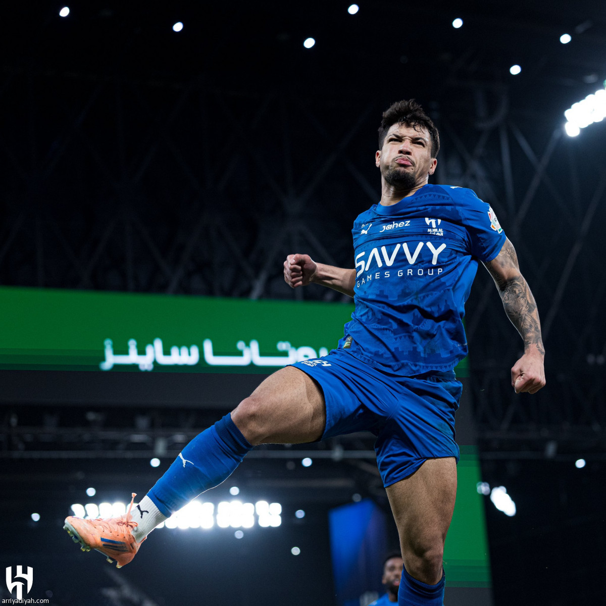 احتفال أزرق