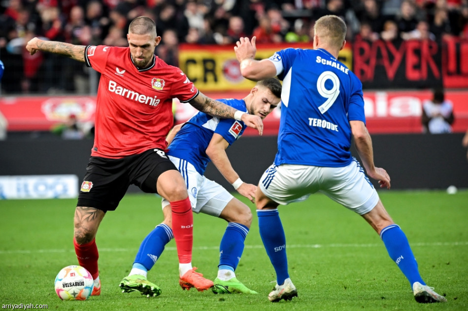 ليفركوزن يقسو على شالكة برباعية