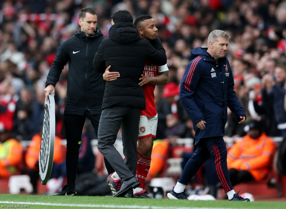 أرسنال يحكم قبضته على الصدارة