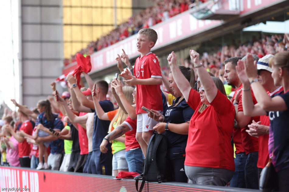 نوتنجهام يستعيد التوازن بنقاط وست هام