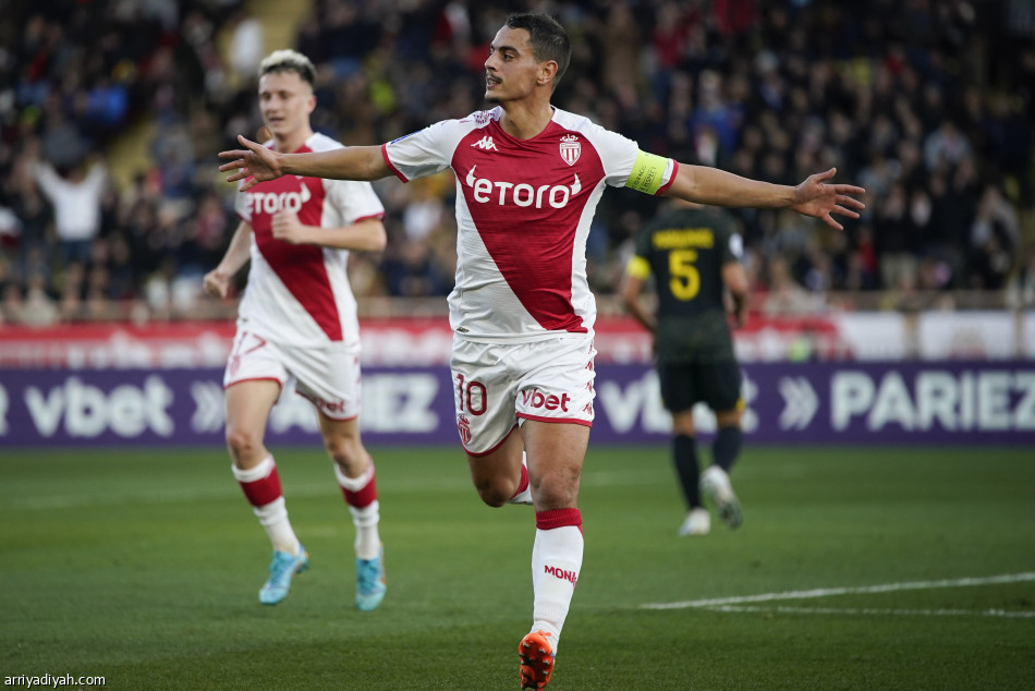 باريس يسقط بثلاثية أمام موناكو