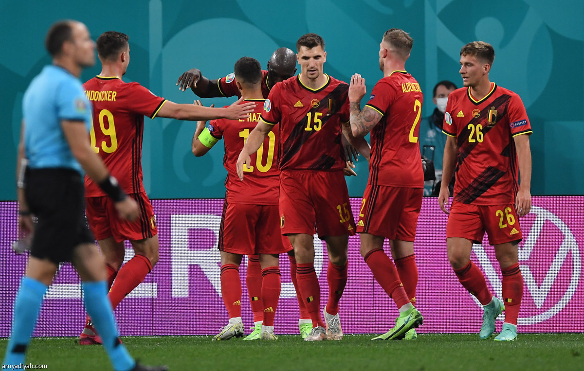بلجيكا تدشن بثلاثية