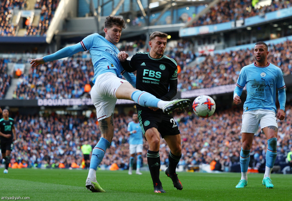 الستي يضيق الخناق على أرسنال