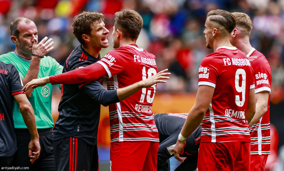 دورتموند يستغل تعثر بايرن وينفرد بالصدارة