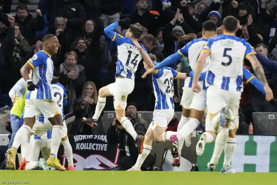 برايتون يزيد أوجاع ليفربول بثلاثية