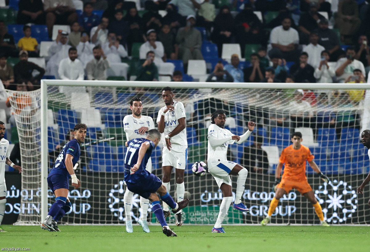 الأزرق ينتصر