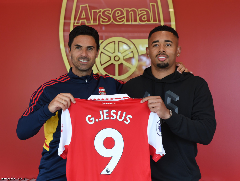 أرسنال يتعاقد مع جيسوس