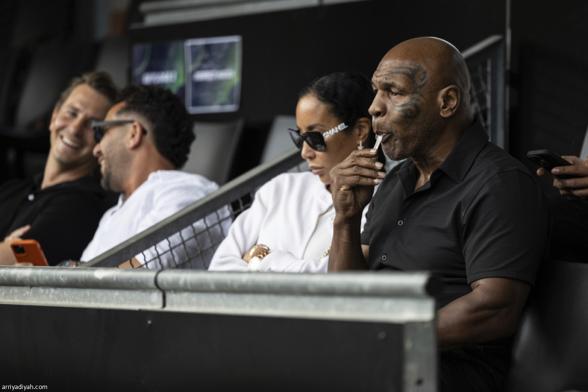 الأسطورة يتابع