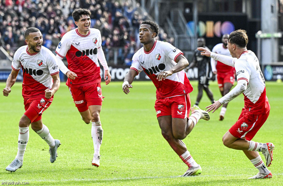 الدوري الهولندي.. أياكس يواصل التعثر ويخسر أمام أوتريخت