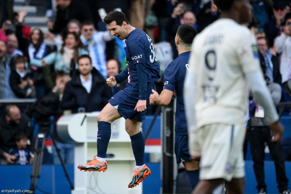 «قاتل» يعيد باريس إلى الانتصارات