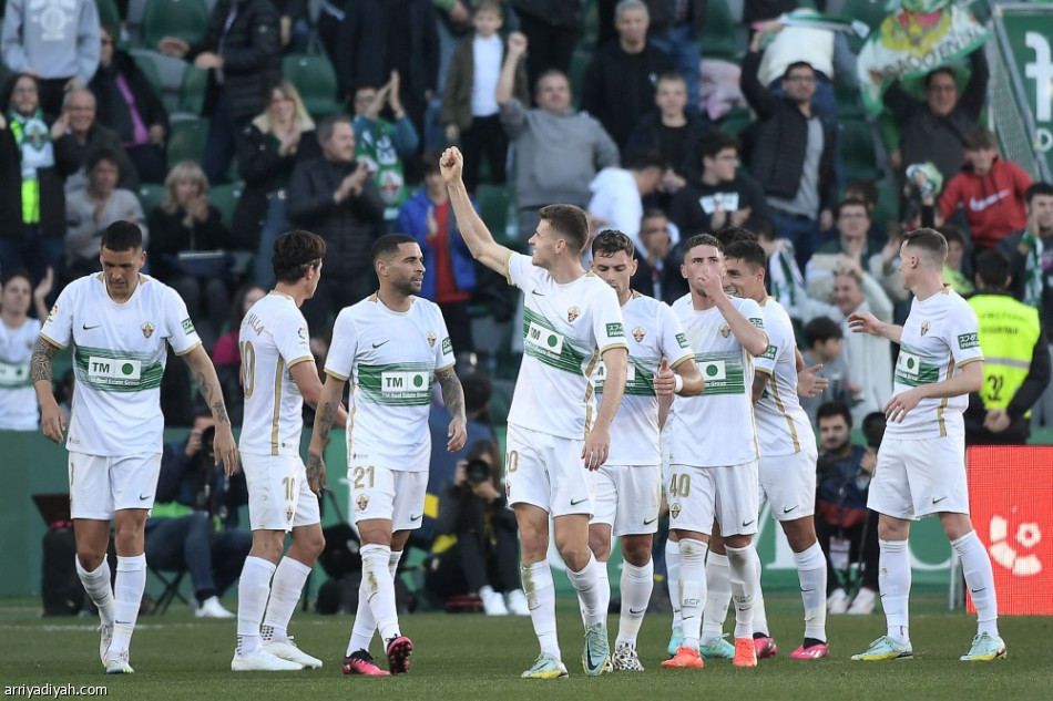 إلتشي يصعق فياريال.. وأتلتيكو يتعثر