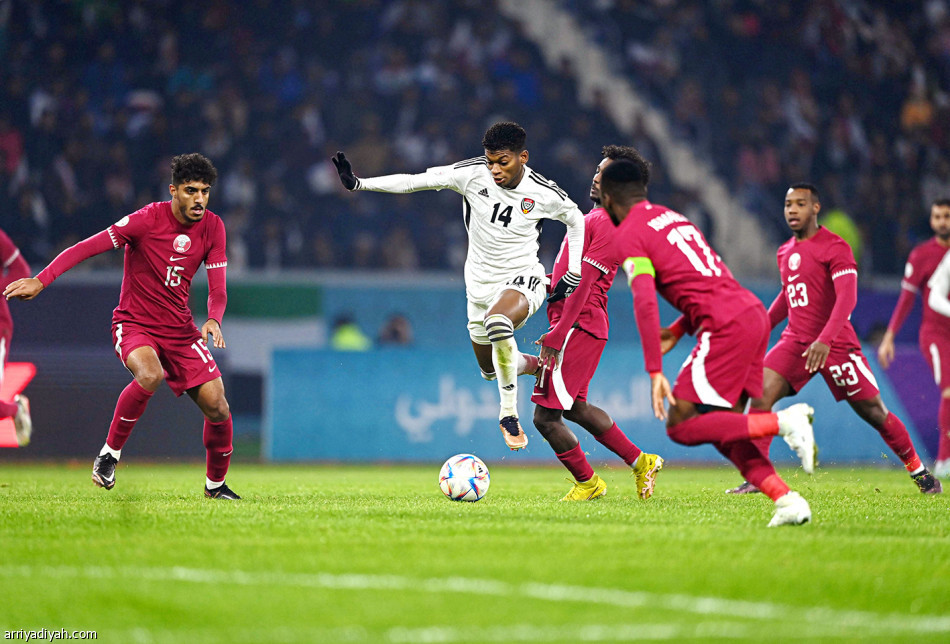 حامل اللقب
يحسم التأهل