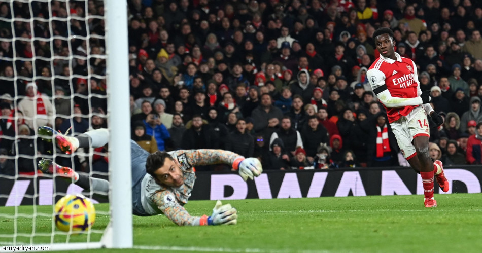 أرسنال يعاقب وست هام.. ويعزز الصدارة
