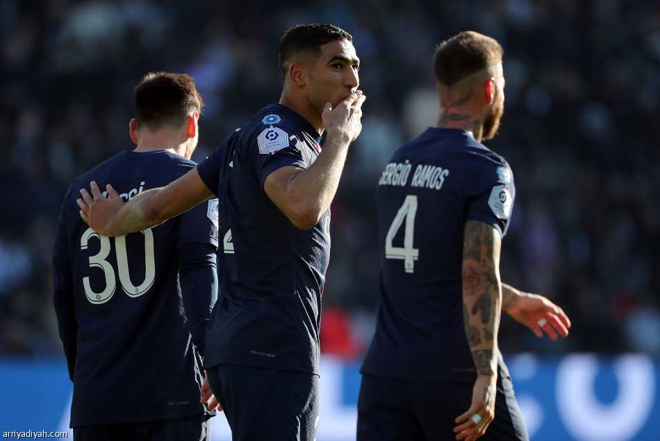 باريس يسحق أوكسير بخماسية