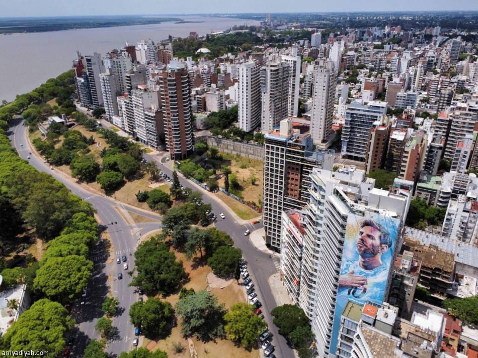 جداريات «ميسي» تُزيّن شوارع «روساريو»