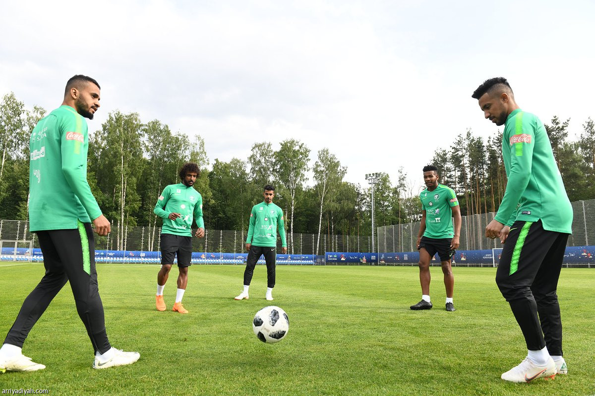 الصقور يواصلون المهمة