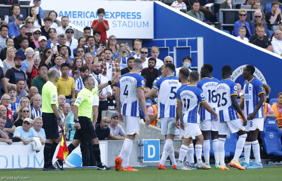 برايتون يعود إلى الانتصارات بخماسية ليستر