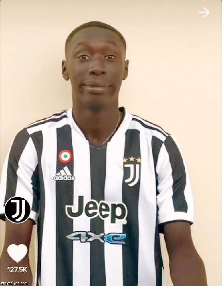 «تيك توك» 
يسحب البساط من المنصات