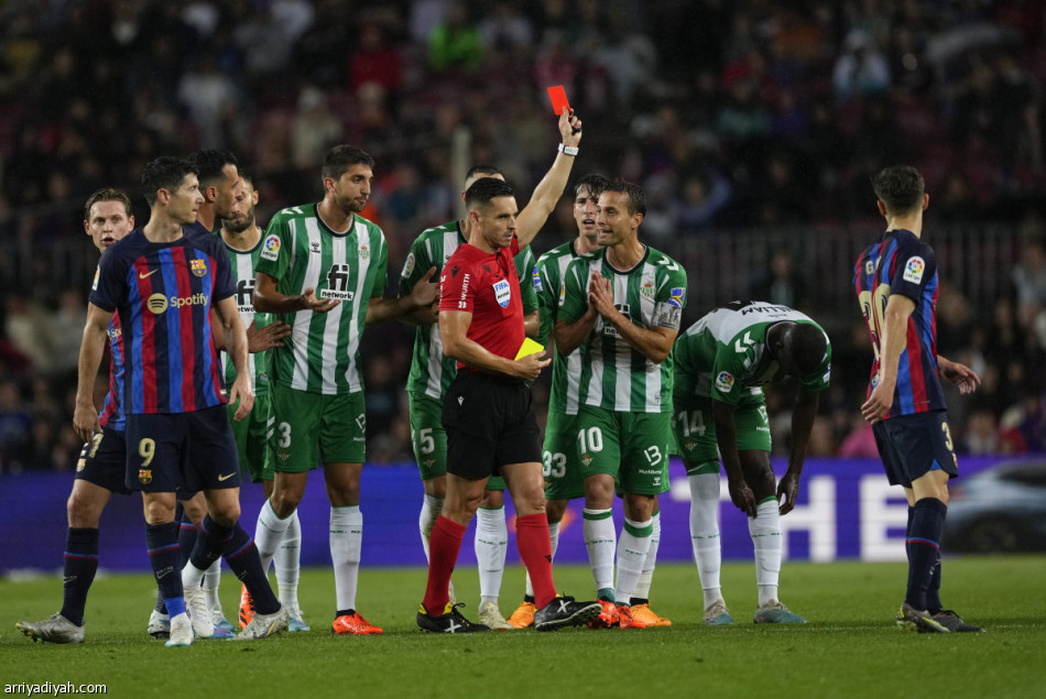 برشلونة يضرب بيتيس برباعية.. ويقترب من اللقب