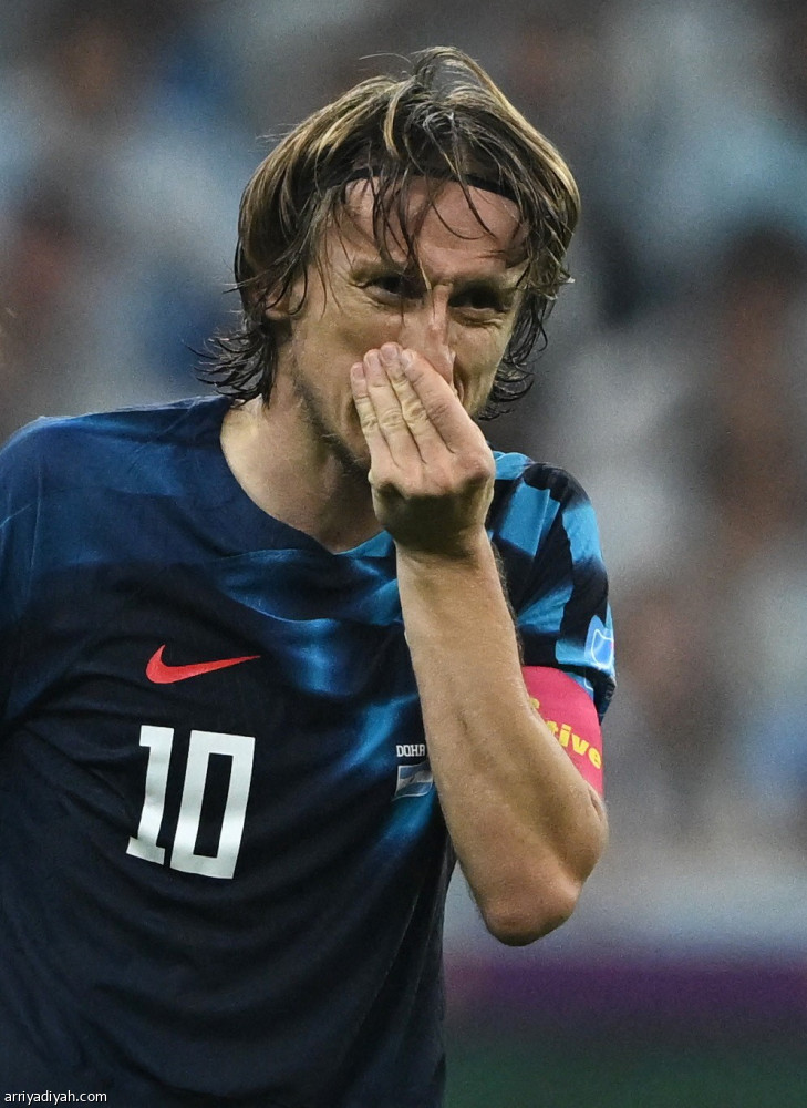 ميسي يقترب من حلمه.. الأرجنتين في نهائي المونديال