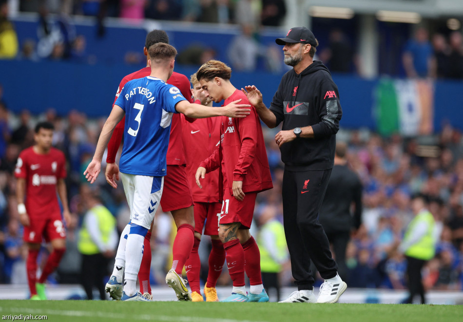 إيفرتون وليفربول يواصلان مسلسل التعثرات