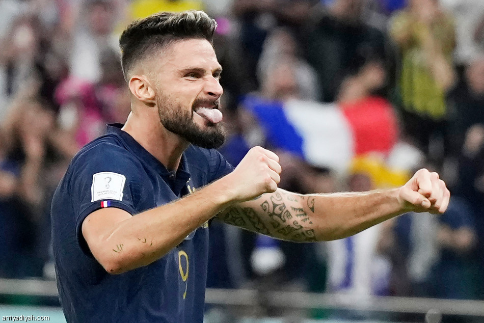 «الديوك» 
يعبرون بسابقة تاريخية