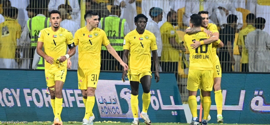 الدوري الإماراتي.. الوصل يتصدر بثلاثية العين