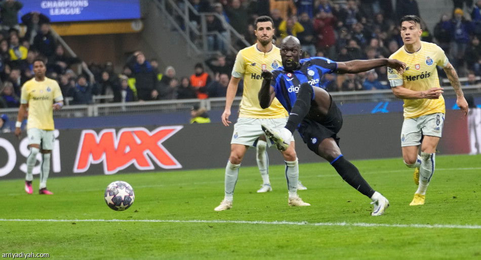 إنتر يكسب بورتو في الرمق الأخير